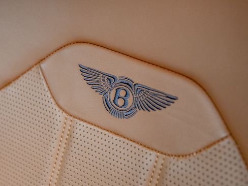 Used 2021 Bentley Bentayga AWD/4WD image 19