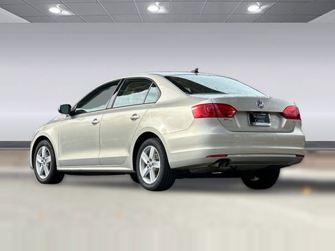 Used 2012 Volkswagen Jetta TDI image 3