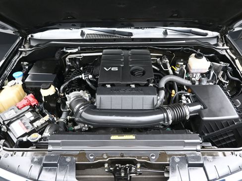 Used 2020 Nissan Frontier SV image 7