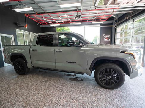 Used 2024 Toyota Tundra Limited AWD/4WD image 5