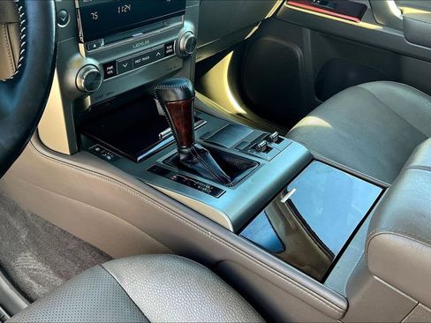 Used 2018 Lexus GX 460 Premium w/ Premium Package AWD/4WD image 18