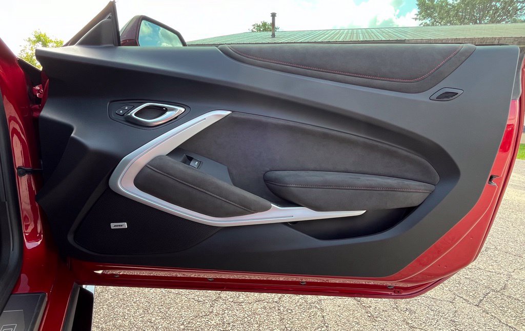 Used 2020 Chevrolet Camaro ZL1 RWD image 27