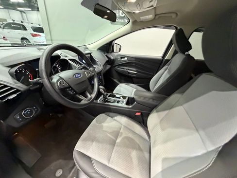 Used 2019 Ford Escape SE image 17