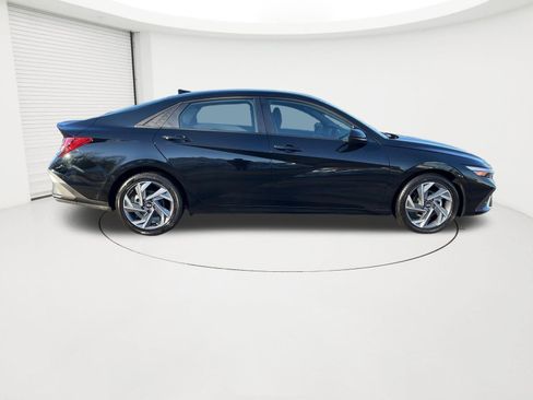 New 2025 Hyundai Elantra Sport image 6