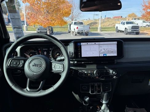 New 2025 Jeep Gladiator Sport image 29