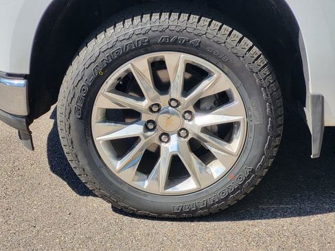 Used 2021 Chevrolet Silverado 1500 LTZ w/ LTZ Convenience Package II AWD/4WD image 9