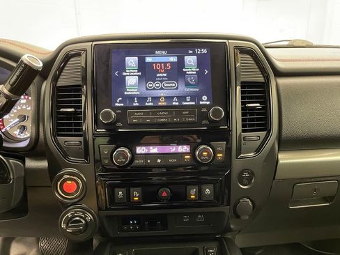 Used 2021 Nissan Titan PRO-4X w/ Pro-4x Convenience Package AWD/4WD image 16