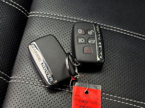 Used 2020 Land Rover Range Rover Velar R-Dynamic S AWD/4WD image 26