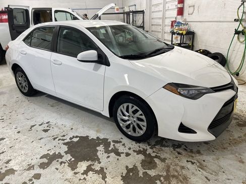 Used 2019 Toyota Corolla L image 3