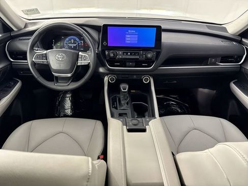 Used 2026 Toyota Grand Highlander AWD Hybrid image 24