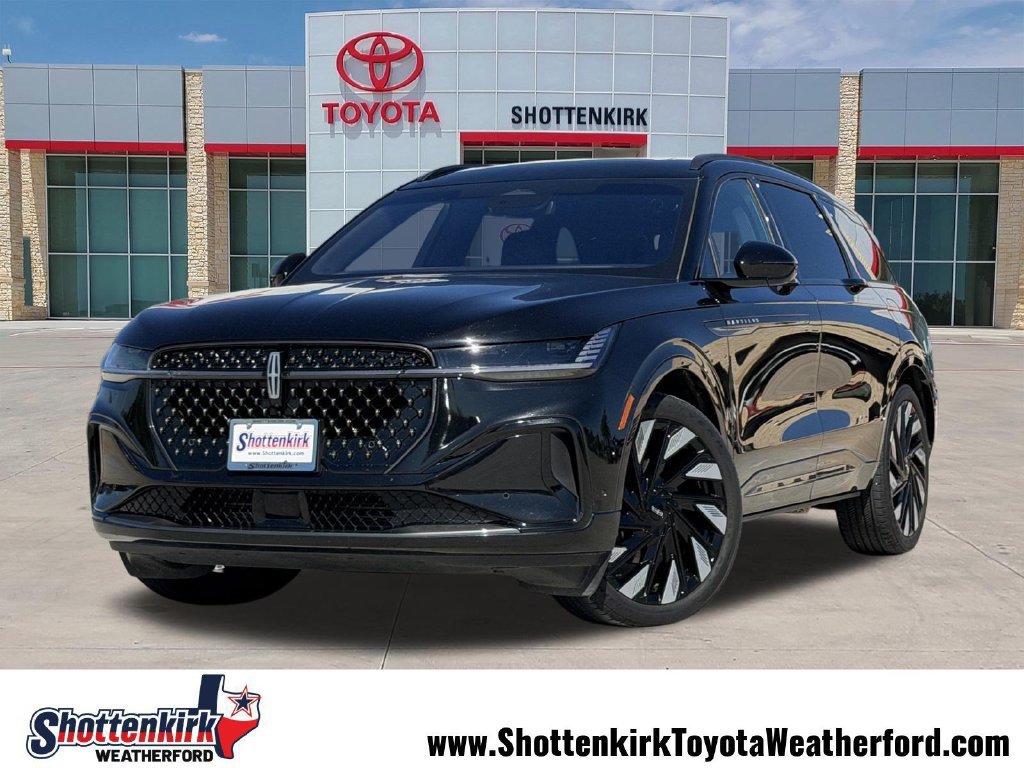 Used 2024 Lincoln Nautilus Reserve w/ Equipment Group 202A AWD/4WD image 1