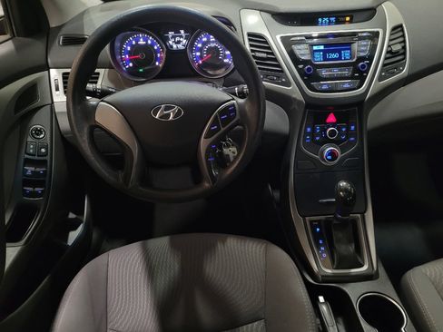 Used 2016 Hyundai Elantra SE FWD image 22
