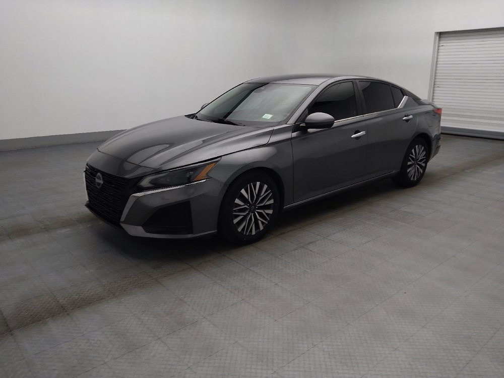 Used 2023 Nissan Altima 2.5 SV FWD image 2