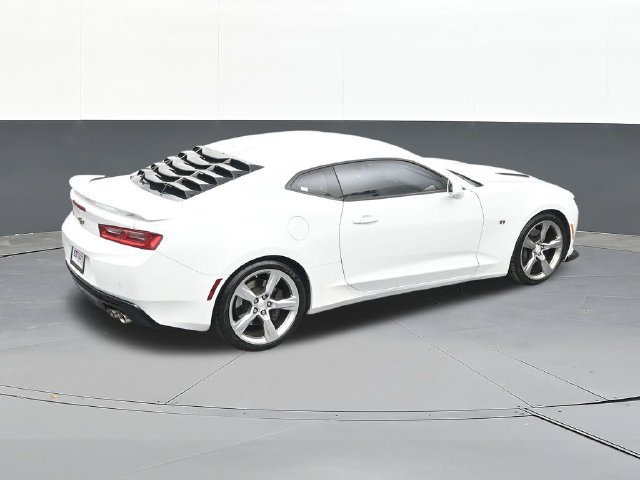 Used 2017 Chevrolet Camaro SS RWD image 60