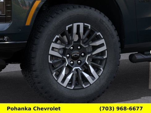 New 2026 Chevrolet Suburban Z71 AWD/4WD image 9