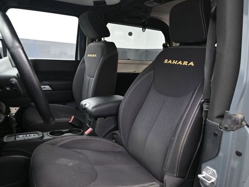Used 2014 Jeep Wrangler Sahara w/ Connectivity Group AWD/4WD image 13