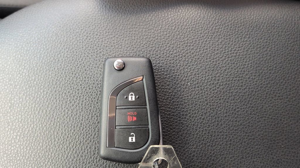 Used 2025 Toyota RAV4 LE AWD/4WD image 21