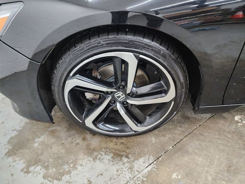 Used 2018 Honda Accord Sport image 32