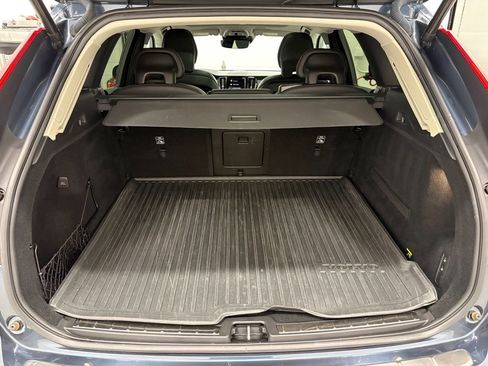 Used 2019 Volvo XC60 T5 Momentum w/ Advanced Package AWD/4WD image 14