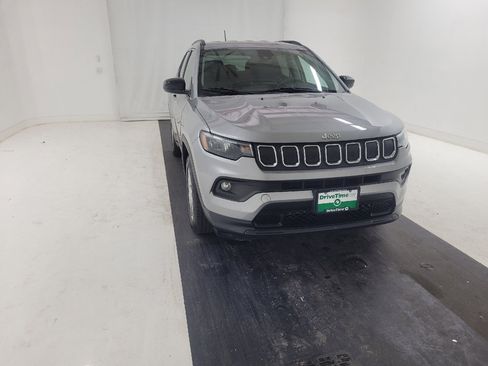 Used 2022 Jeep Compass Latitude FWD image 14
