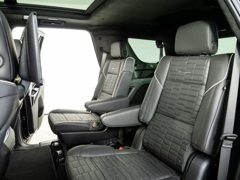 Used 2026 Cadillac Escalade V w/ LPO, ONYX Package AWD/4WD image 25