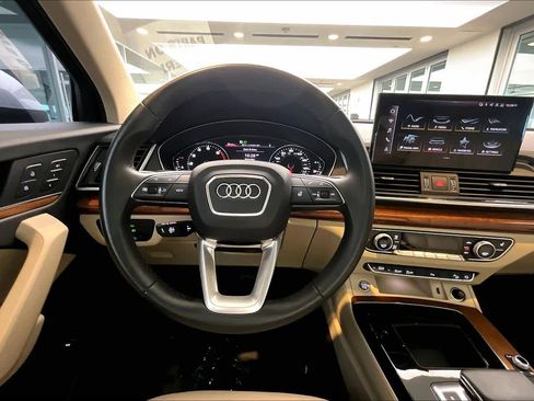 Used 2023 Audi Q5 2.0T Premium w/ Convenience Package AWD/4WD image 6