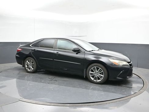 Used 2015 Toyota Camry SE image 7