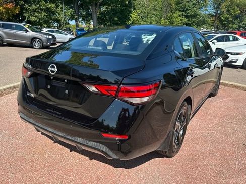 Used 2025 Nissan Sentra SV w/ Trunk Package image 5