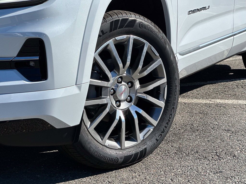 New 2027 GMC Terrain Denali w/ LPO, Floor Liner Package AWD/4WD image 2