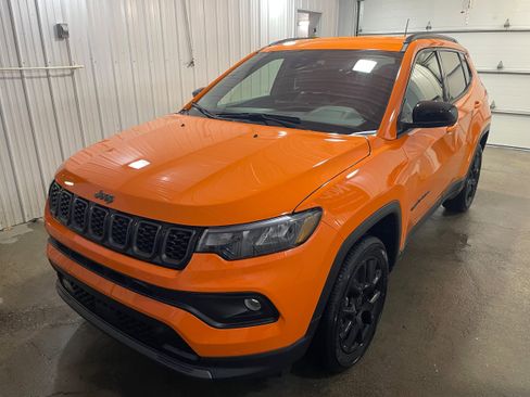 New 2026 Jeep Compass Latitude image 4