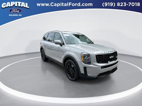Used 2022 Kia Telluride EX w/ EX Premium Package AWD/4WD image 2