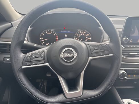 Used 2024 Nissan Altima 2.5 SV image 36