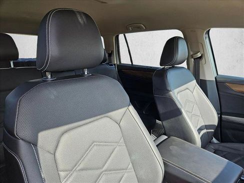 Used 2025 Volkswagen Atlas SE FWD image 21