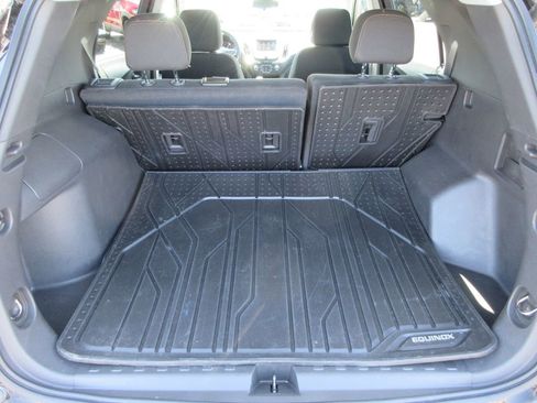 Used 2023 Chevrolet Equinox LT FWD image 12