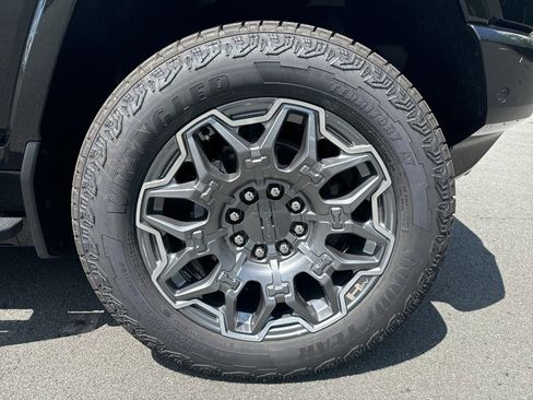 New 2025 GMC Hummer EV 3X image 9