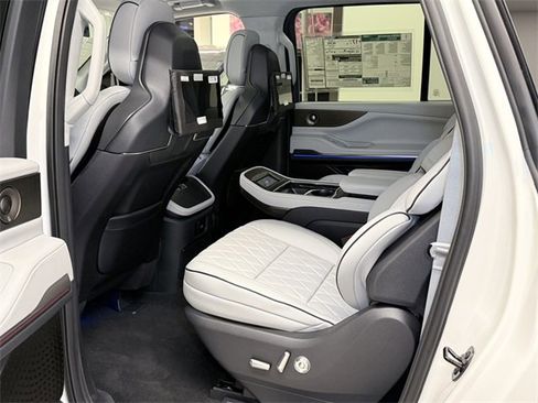 New 2025 Lincoln Navigator L Black Label w/ Black Label Special Edition image 24