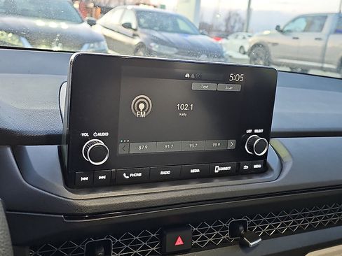 Used 2023 Honda Accord EX image 17