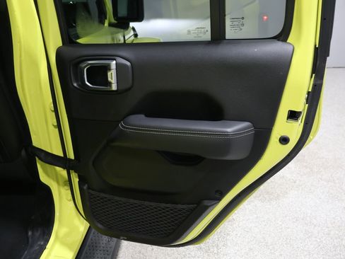 Used 2022 Jeep Wrangler Unlimited Sahara w/ Cold Weather Group image 21