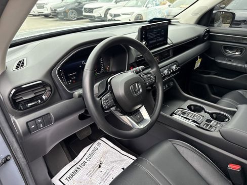 Used 2025 Honda Pilot Elite image 24