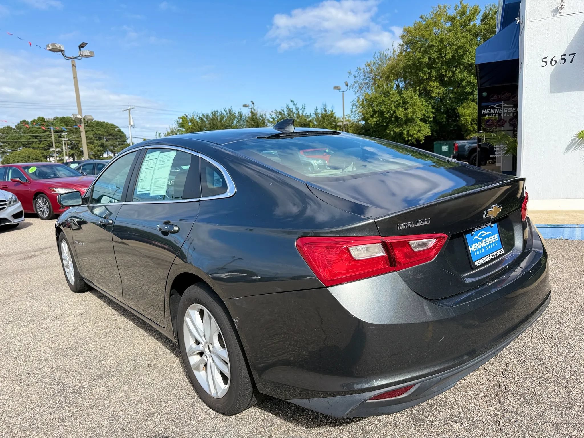 Used 2018 Chevrolet Malibu LT FWD image 4