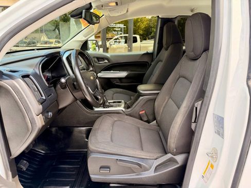 Used 2022 Chevrolet Colorado LT w/ Fleet Safety Package RWD image 9