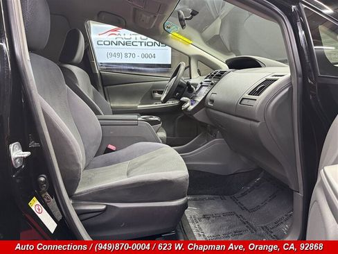 Used 2012 Toyota Prius V Two image 7