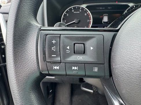 Used 2023 Nissan Rogue SV FWD image 14