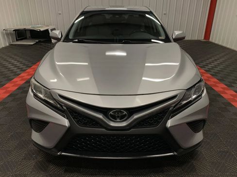 Used 2019 Toyota Camry SE w/ Carpet Mat Package image 7