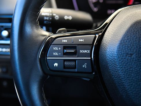 Used 2025 Honda Civic Sport image 29