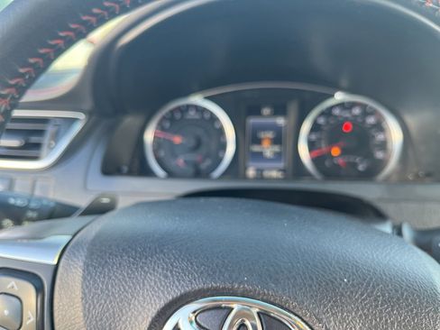 Used 2016 Toyota Camry SE image 23