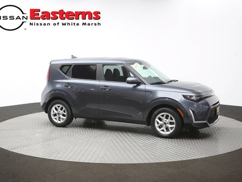 Used 2023 Kia Soul LX w/ LX Technology Package FWD image 44
