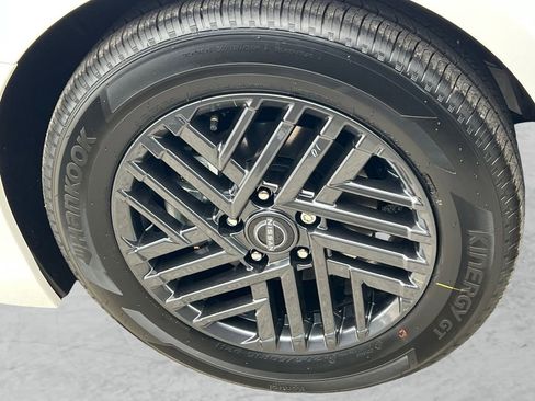 New 2026 Nissan Sentra SV FWD image 23