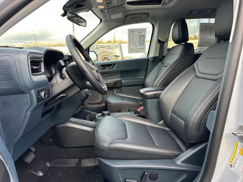 Used 2025 Ford Maverick Lariat w/ Black Appearance Package image 10