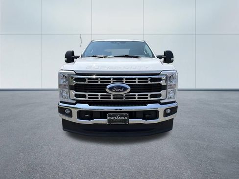 Used 2024 Ford F250 XLT AWD/4WD image 3
